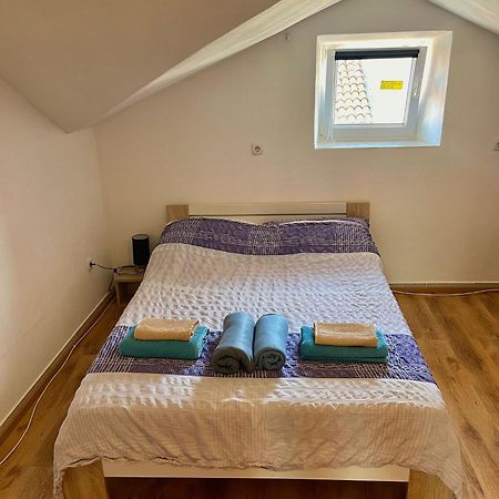 Roman Arch- Low Budget Doublebed Room In Top Center Pola Esterno foto