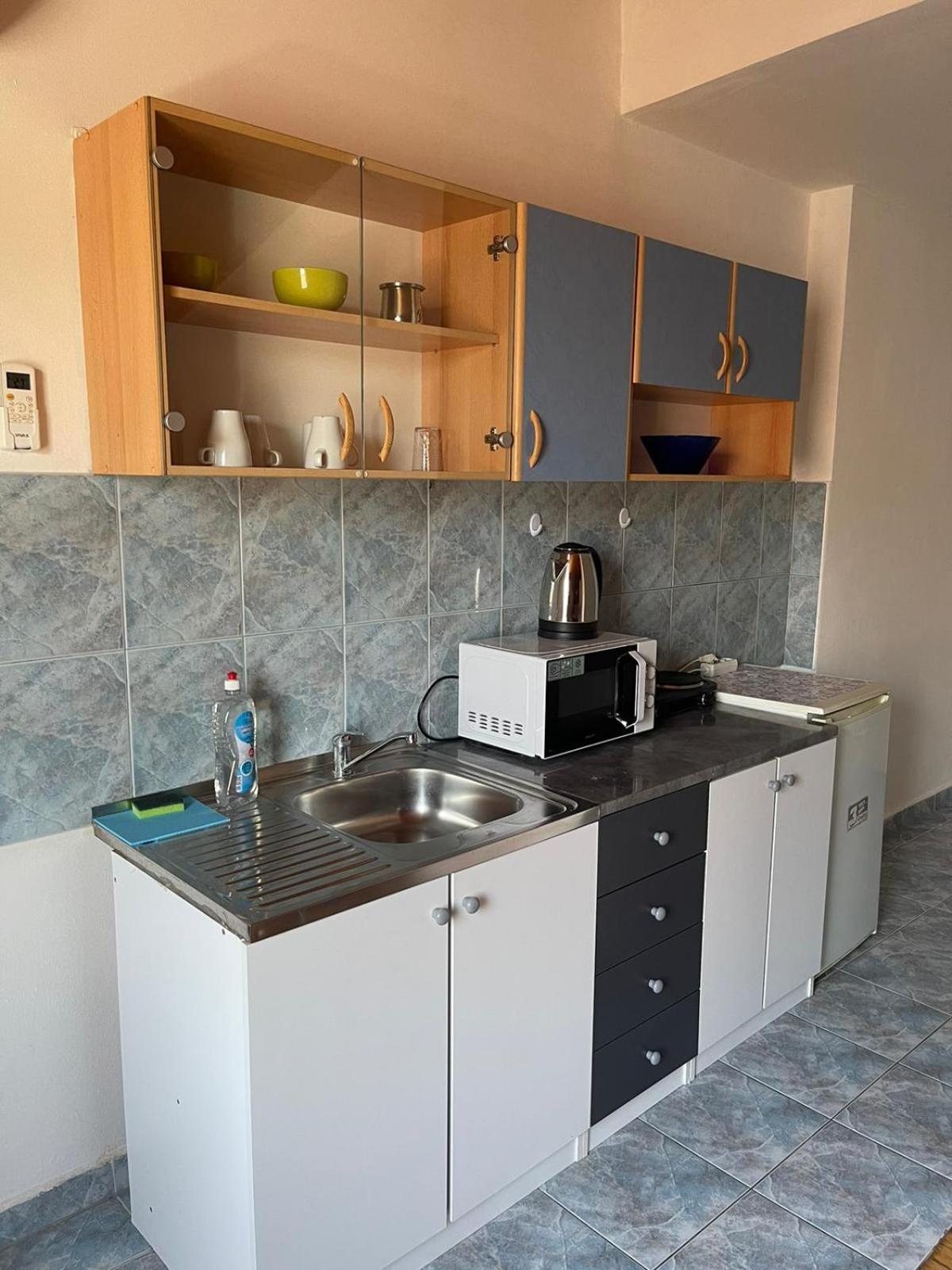 Roman Arch- Low Budget Doublebed Room In Top Center Pola Esterno foto