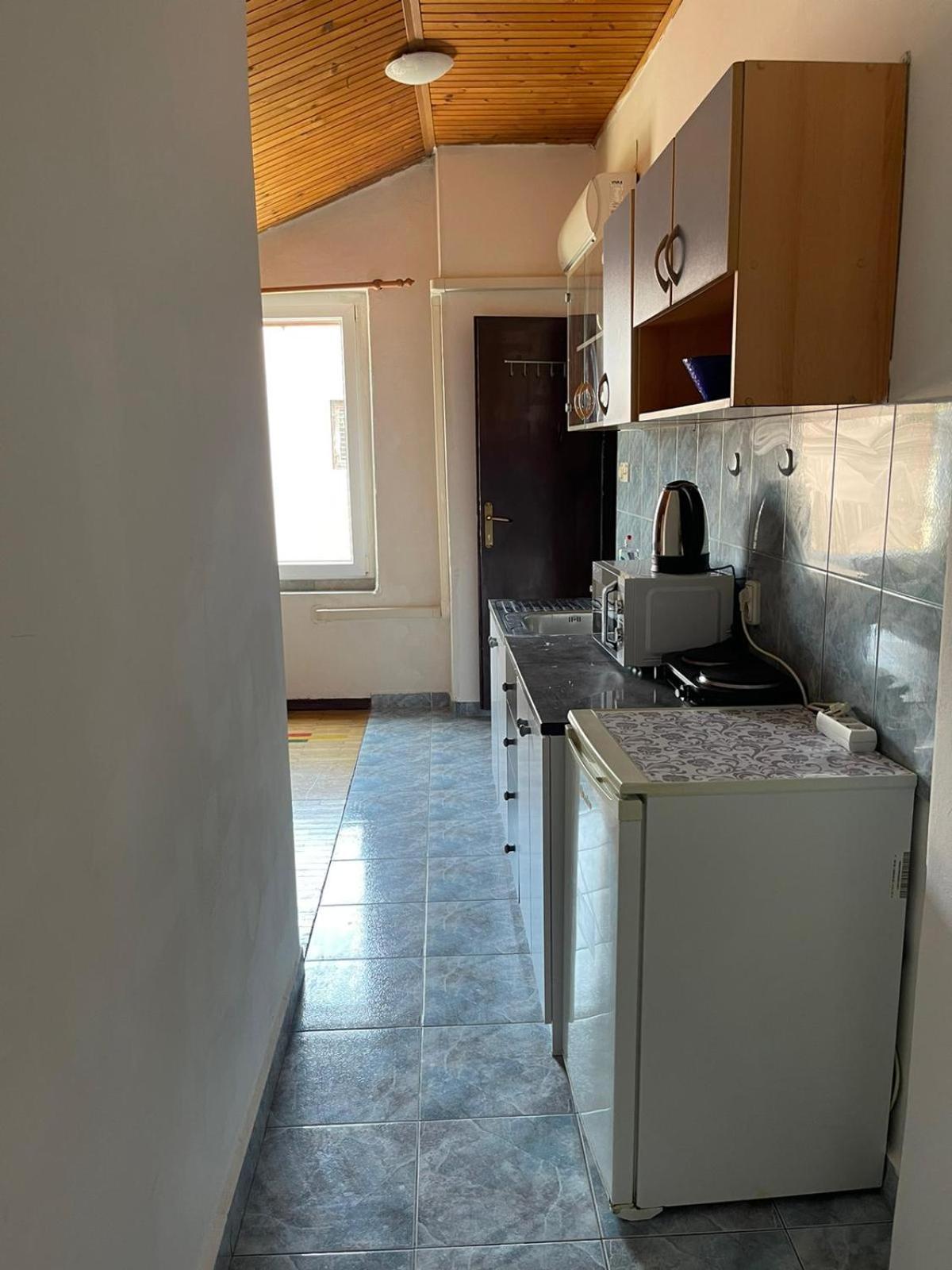 Roman Arch- Low Budget Doublebed Room In Top Center Pola Esterno foto